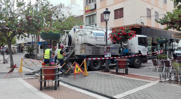 Estepona inicia un plan de limpieza de la red de alcantarillado con motivo de la Semana Santa