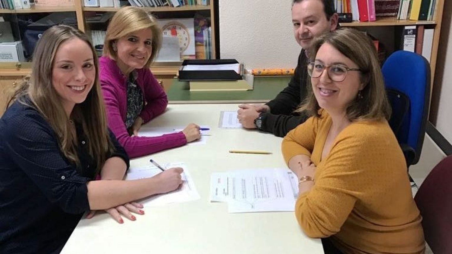 El PP critica que la Junta relega sin plazas al único centro especializado en niños sordos