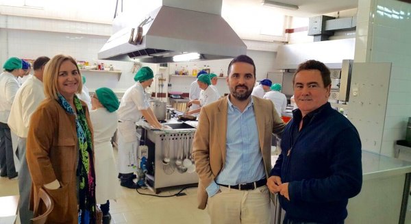 El instituto de Hostelería Jacaranda recibe su placa de ‘Sabor a Málaga’