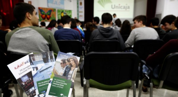 Más de 16.000 alumnos de Bachillerato adquieren conocimientos financieros de la mano de Unicaja