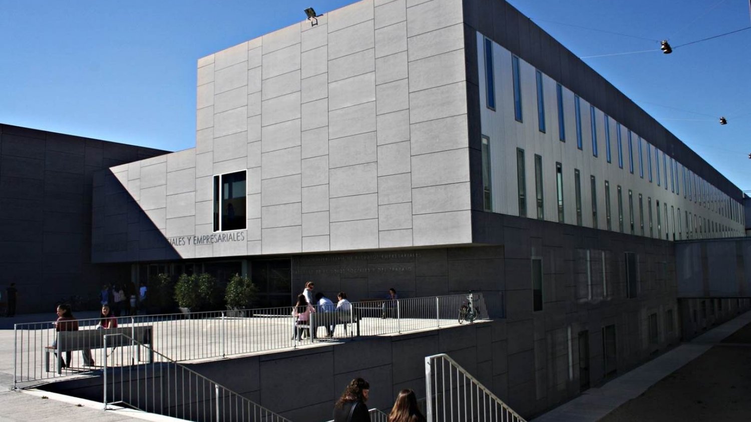 Fallece una alumna durante una clase en la Facultad de Comercio y Gestión de Málaga