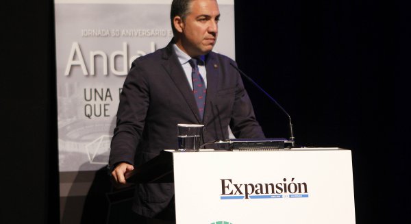 Bendodo resalta la innovación en educación como uno de los principales retos para Andalucía