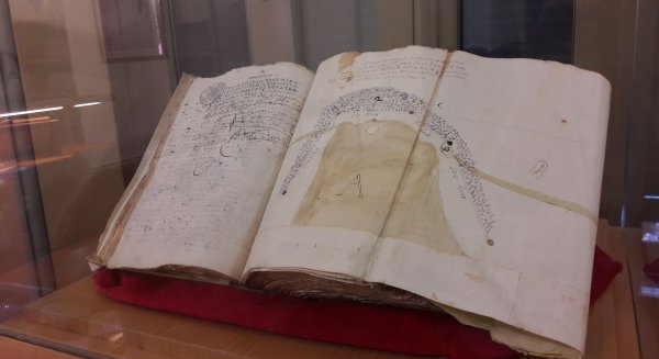 El monte de la Torre de San Telmo y las comunicaciones, protagonistas en el Archivo Municipal