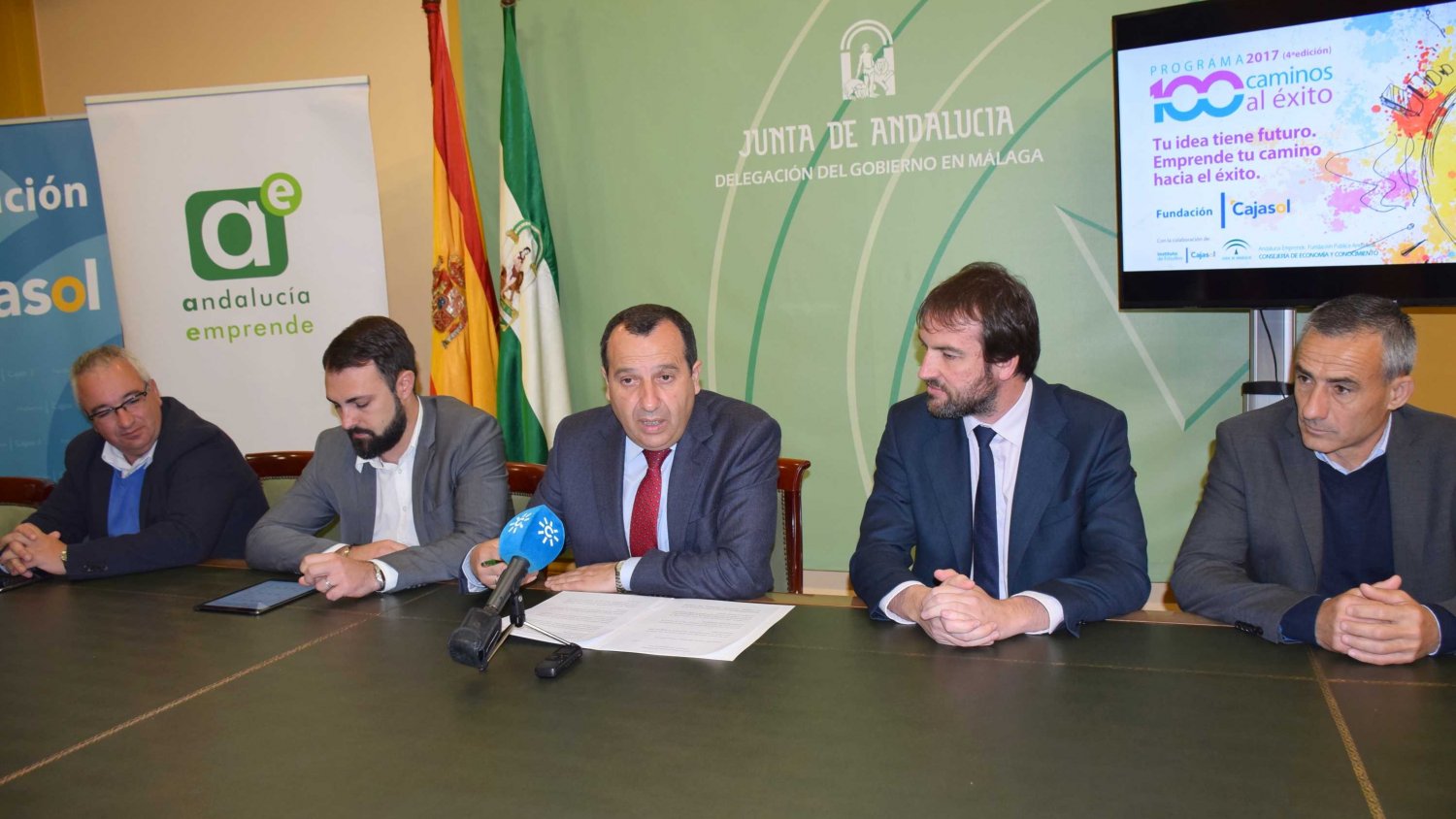 Junta de Andalucía y Fundación Cajasol incentivan a emprendedores malagueños con el programa “100 caminos al éxito”