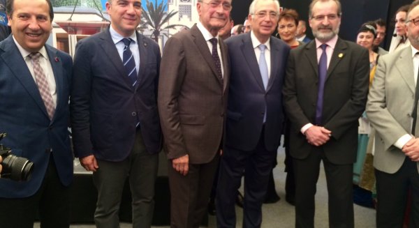 Inauguración de la muestra que conmemora la historia 'Universo Melilla. 520 años juntos'