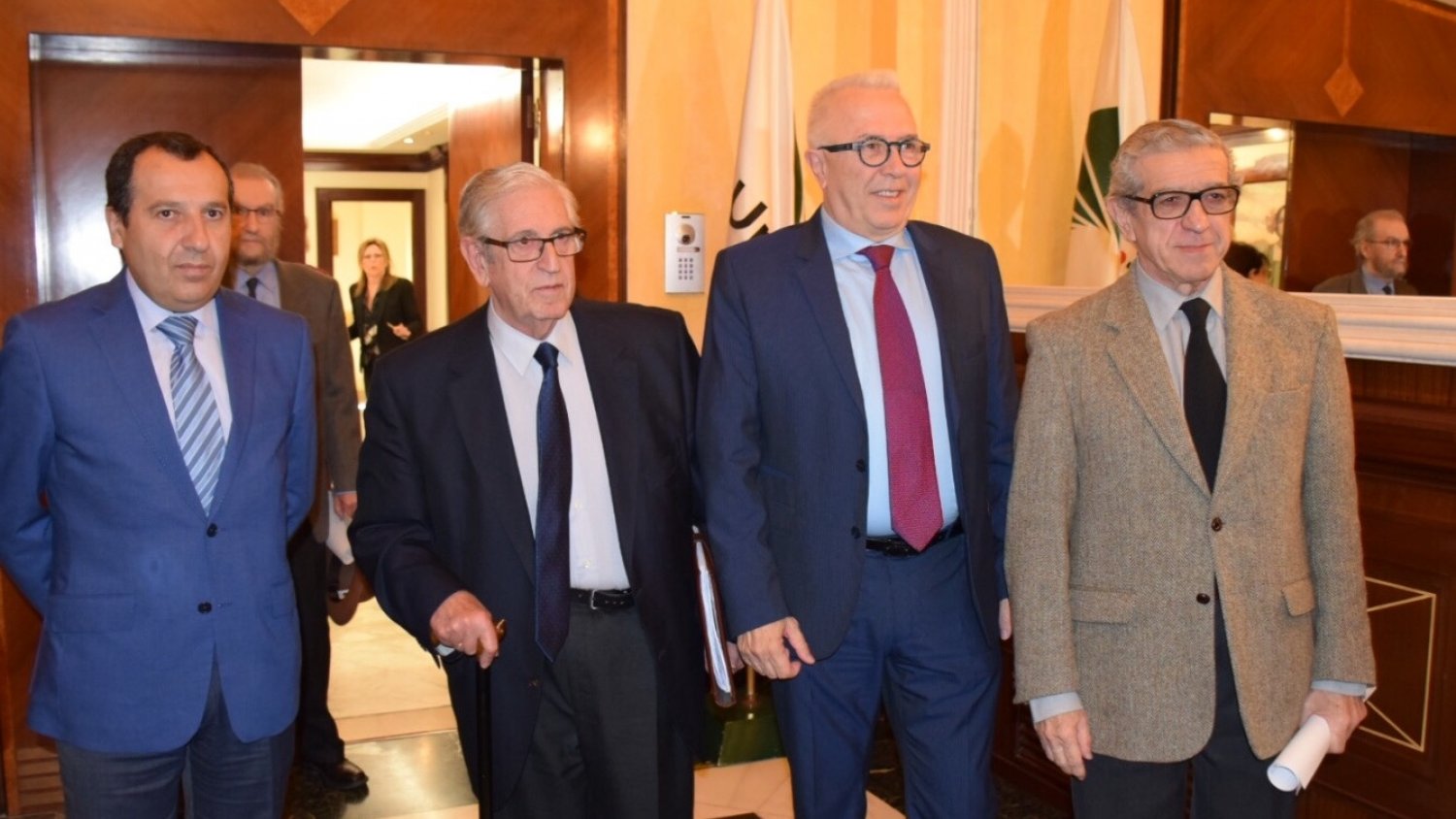 La Junta reclama mejorar las pensiones y actuar sobre el mercado laboral