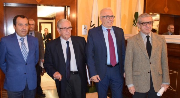 La Junta reclama mejorar las pensiones y actuar sobre el mercado laboral
