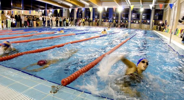 Alumnos de la Universidad de Oxford preparan su pretemporada en Torremolinos