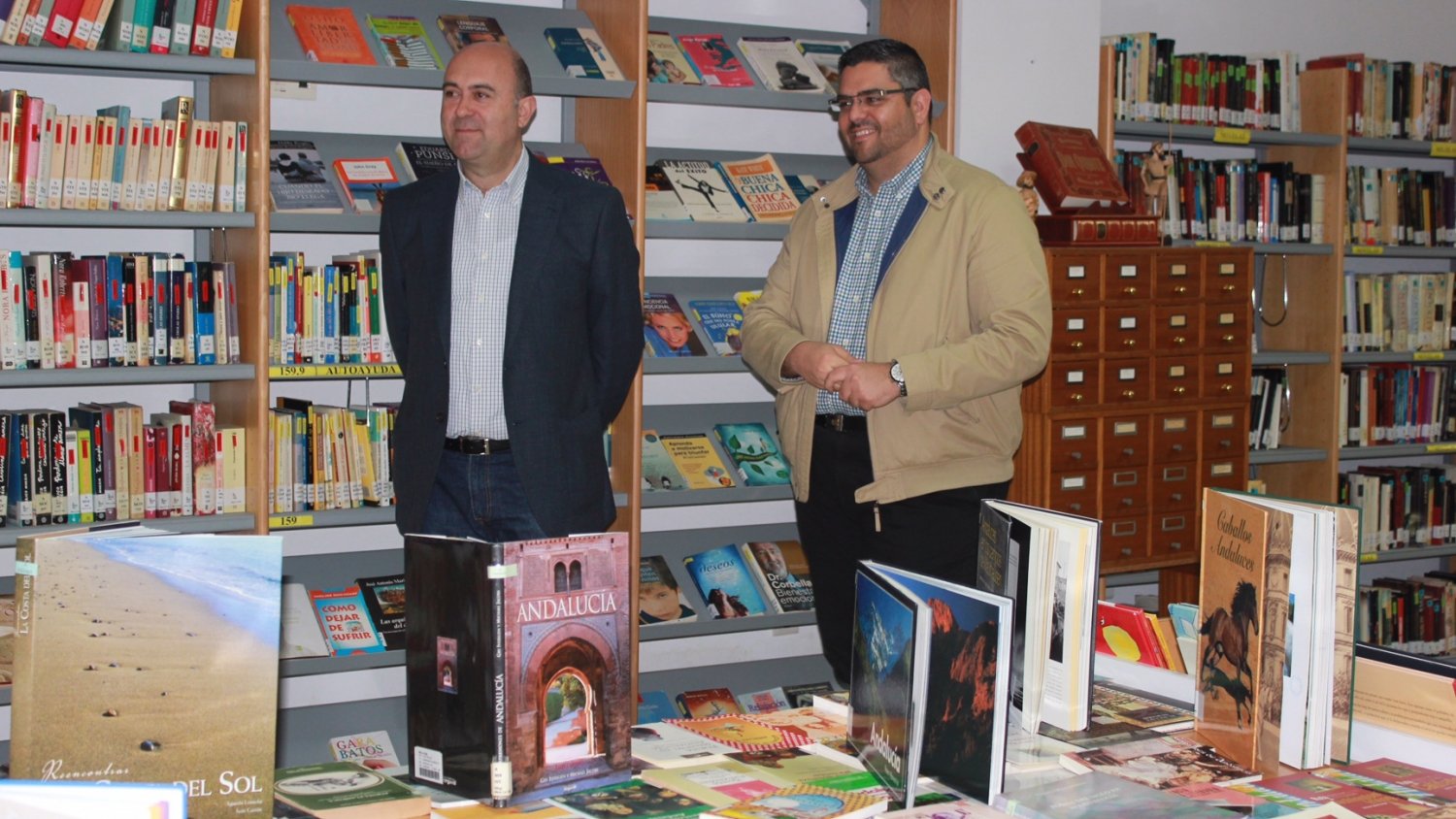 Las bibliotecas de Mijas renuevan su colección con unas 600 obras