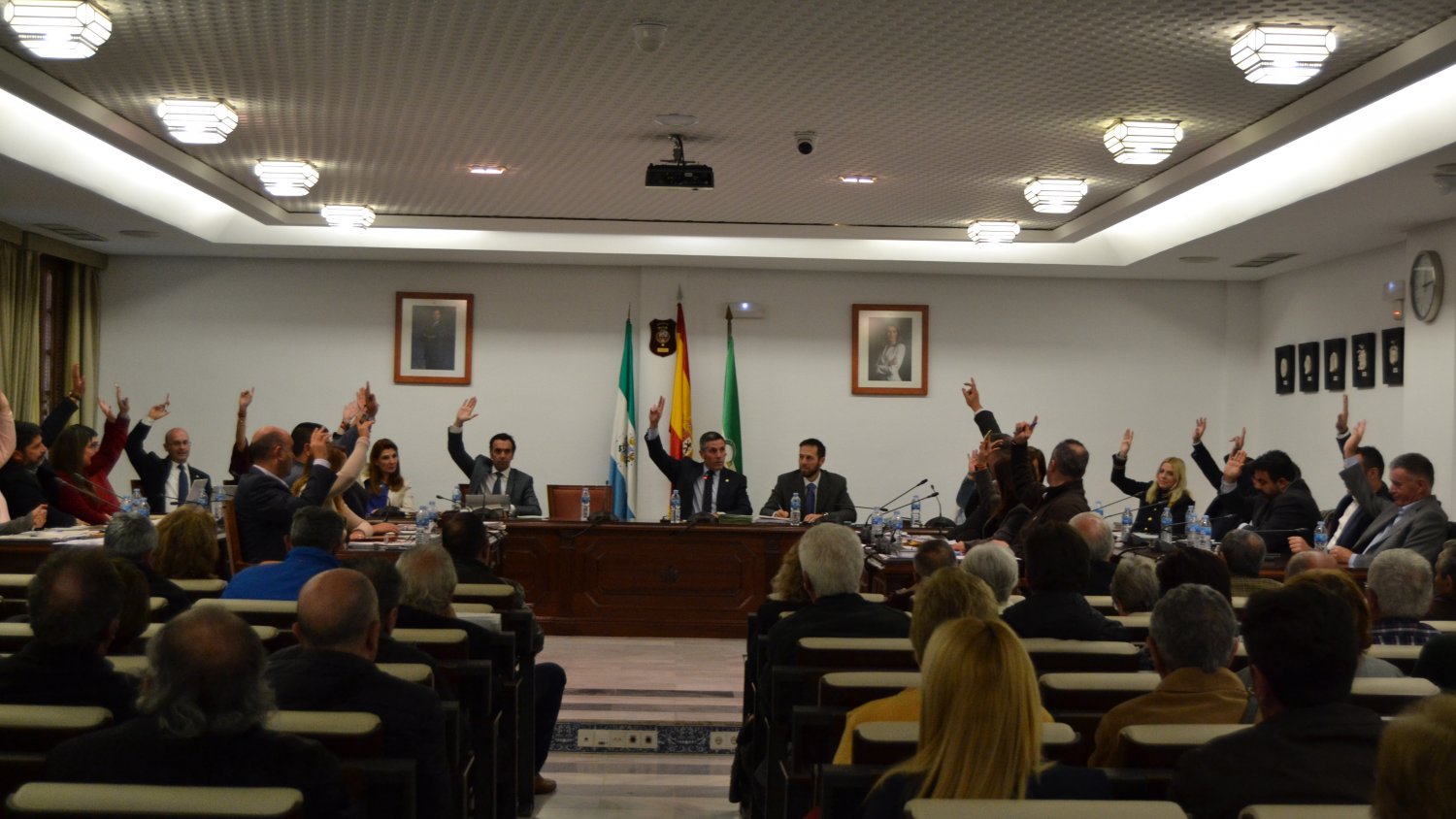 El pleno de Mijas aprueba los precios públicos para asistencia al ‘Viaje de Mayores 2017’