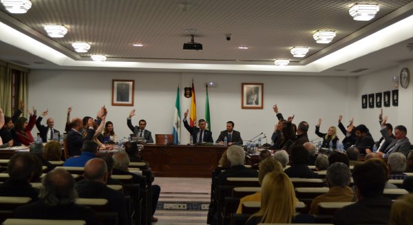 El pleno de Mijas aprueba los precios públicos para asistencia al ‘Viaje de Mayores 2017’