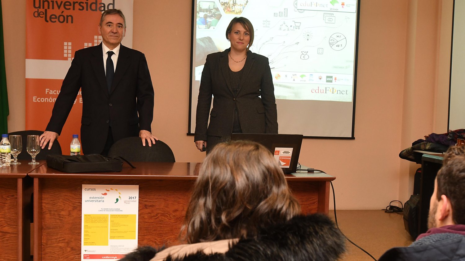 Unicaja y EspañaDuero trasladan una visión práctica del mundo financiero a estudiantes de la Universidad de León