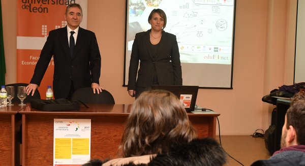 Unicaja y EspañaDuero trasladan una visión práctica del mundo financiero a estudiantes de la Universidad de León