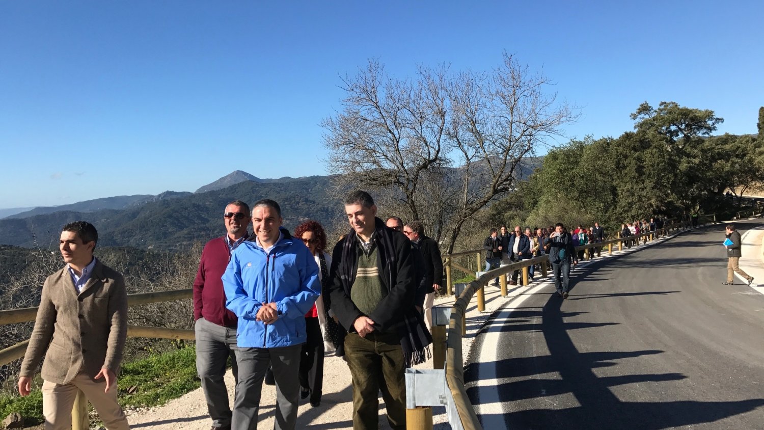 La Diputación estudia un plan para adecuar sendas peatonales junto a carreteras locales