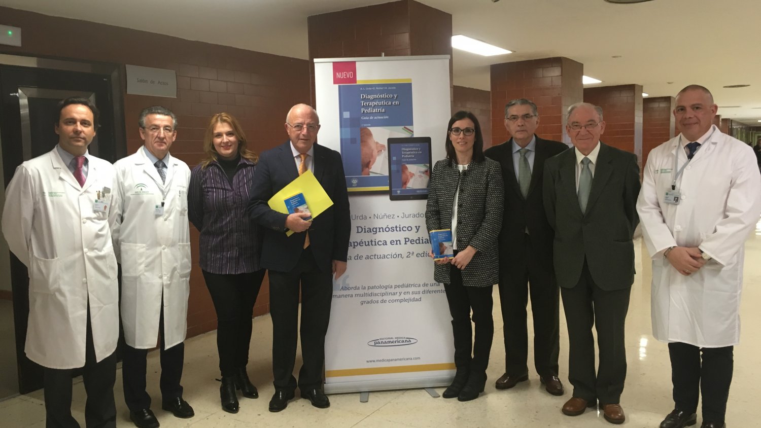 Pediatras del Materno Infantil de Málaga presentan la obra ‘Diagnóstico y terapéutica en Pediatría. Guía de actuación’
