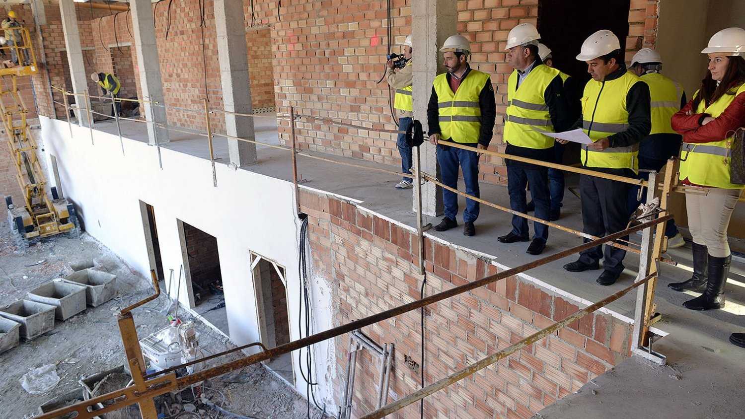 El alcalde de Antequera visita las obras de las nuevas dependencias de Protección Civil