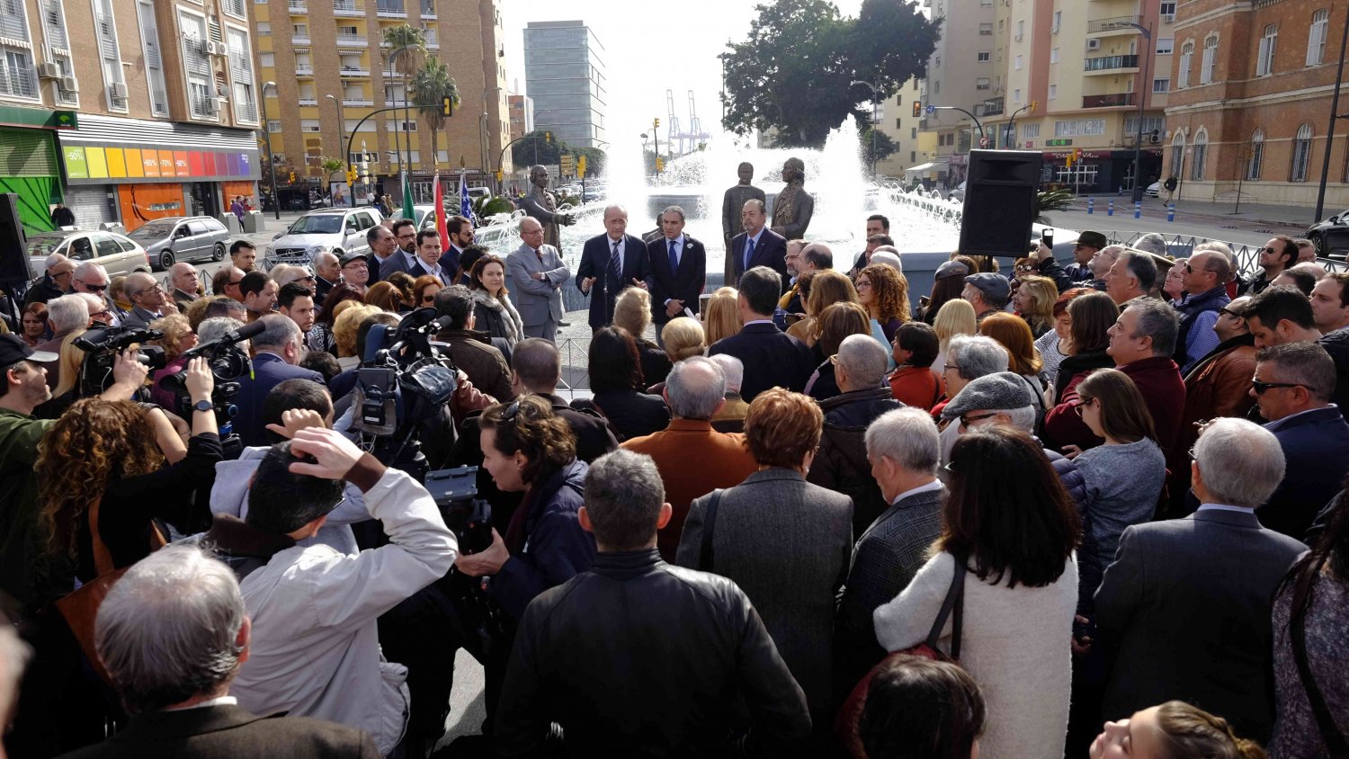 Un grupo escultórico en bronce de Pimentel recuerda a Bernardo de Gálvez y su familia en la Fuente de las Américas