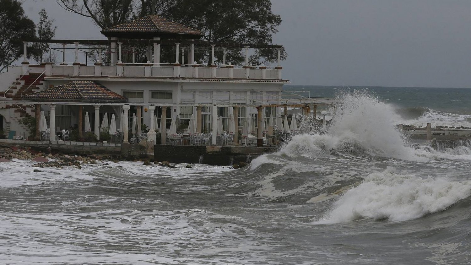 Comienzan las actuaciones de emergencia en las playas de los municipios afectados por temporal