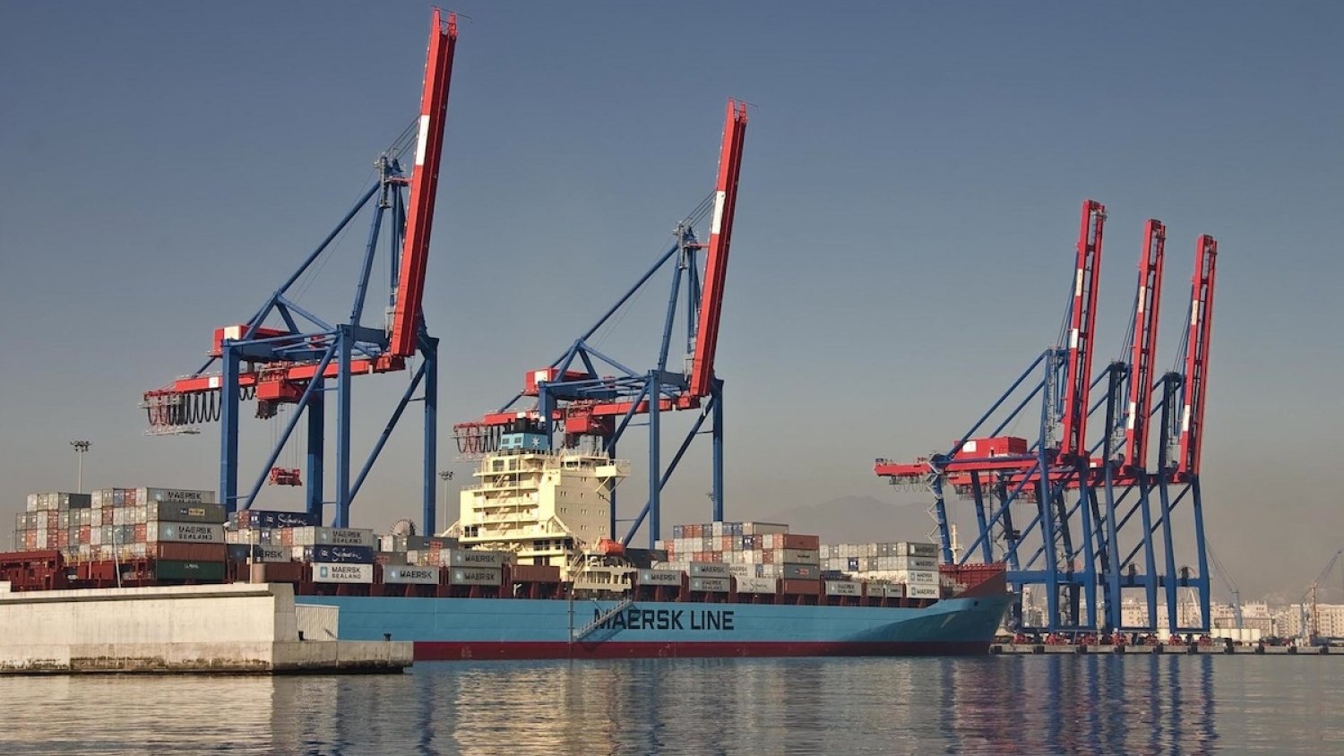 El Puerto de Málaga roza un movimiento de 3 millones de toneladas en 2016