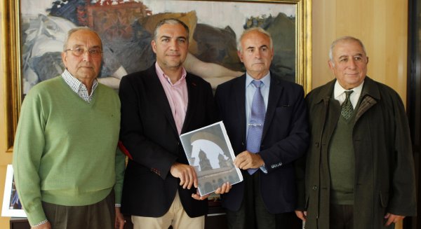 Reunión de Bendodo con la Junta Directiva de la Asociación Ciudadana por su Catedral