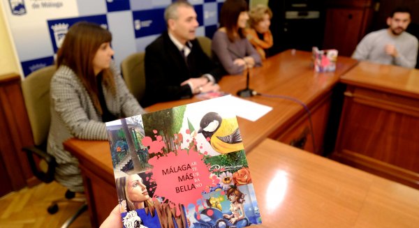 'Málaga más bella' muestra sus creaciones artísticas a través de un libro-guía