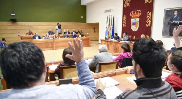 Torremolinos encuentra una fórmula para salvar los 204 puestos de los planes de empleo de la Junta