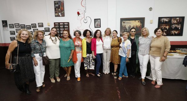 Ángeles Muñoz destaca la profesionalidad de los Talleres de Baile y Guitarra Flamenca de Arte y Cultura