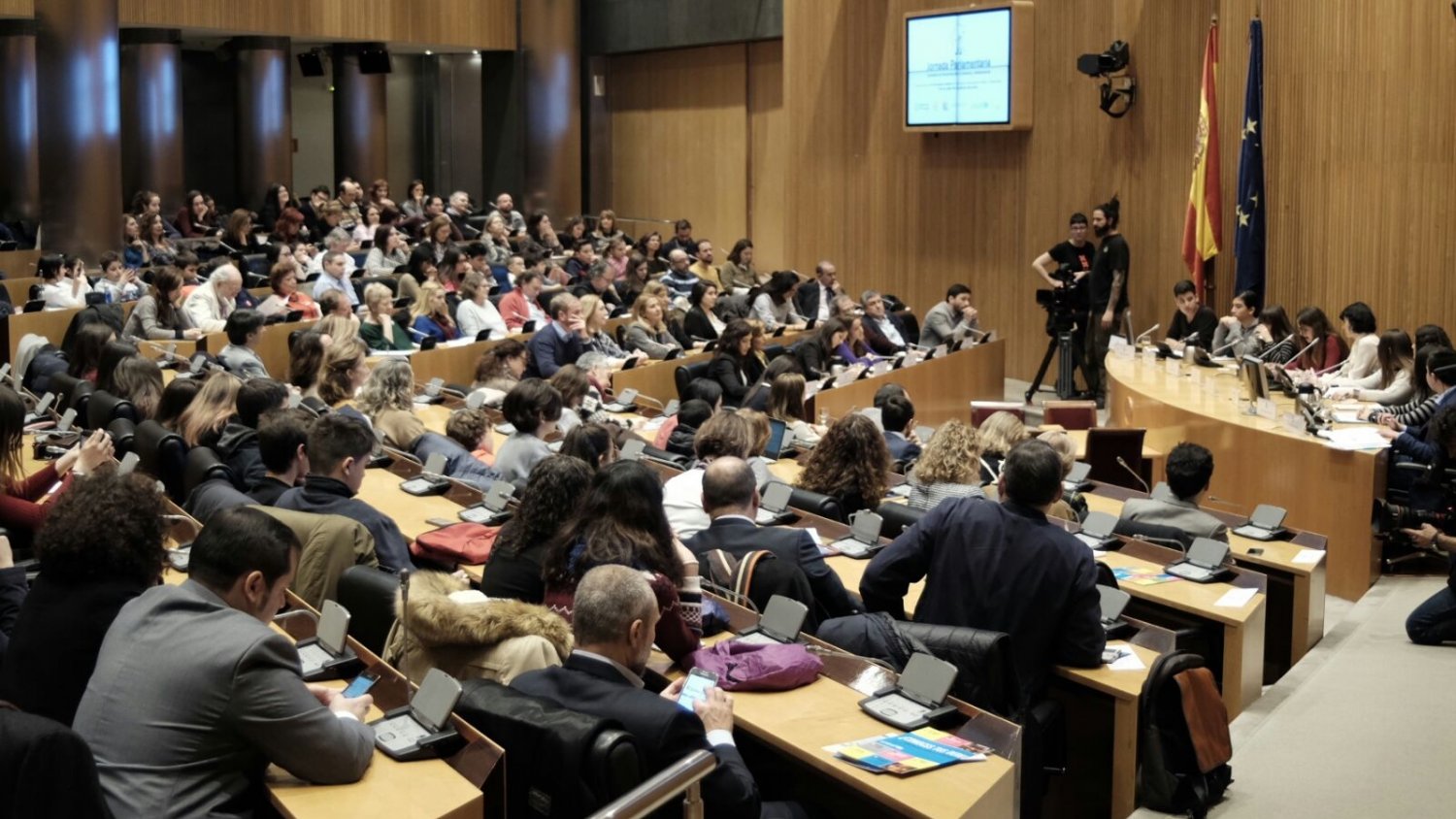 Dos niñas malagueñas participan en la Comisión de derechos de la Infancia del Congreso