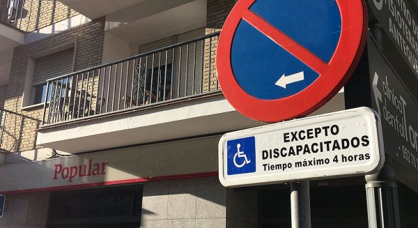 Antequera amplía el período de estacionamiento en plazas reservadas para discapacitados