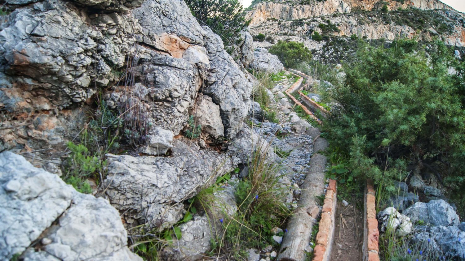 La exposición 'Camino del Agua' inaugura el valor de la sierra y la historia local en Torremolinos