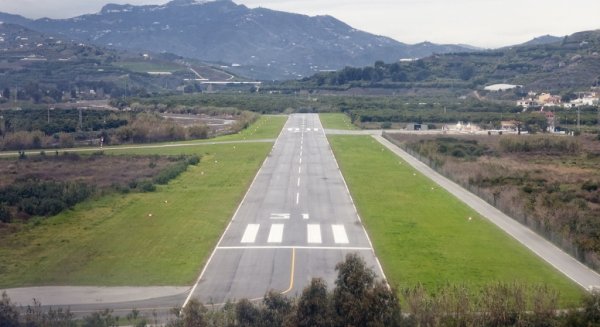 Fallecen dos mujeres en un accidente aéreo en Vélez-Málaga