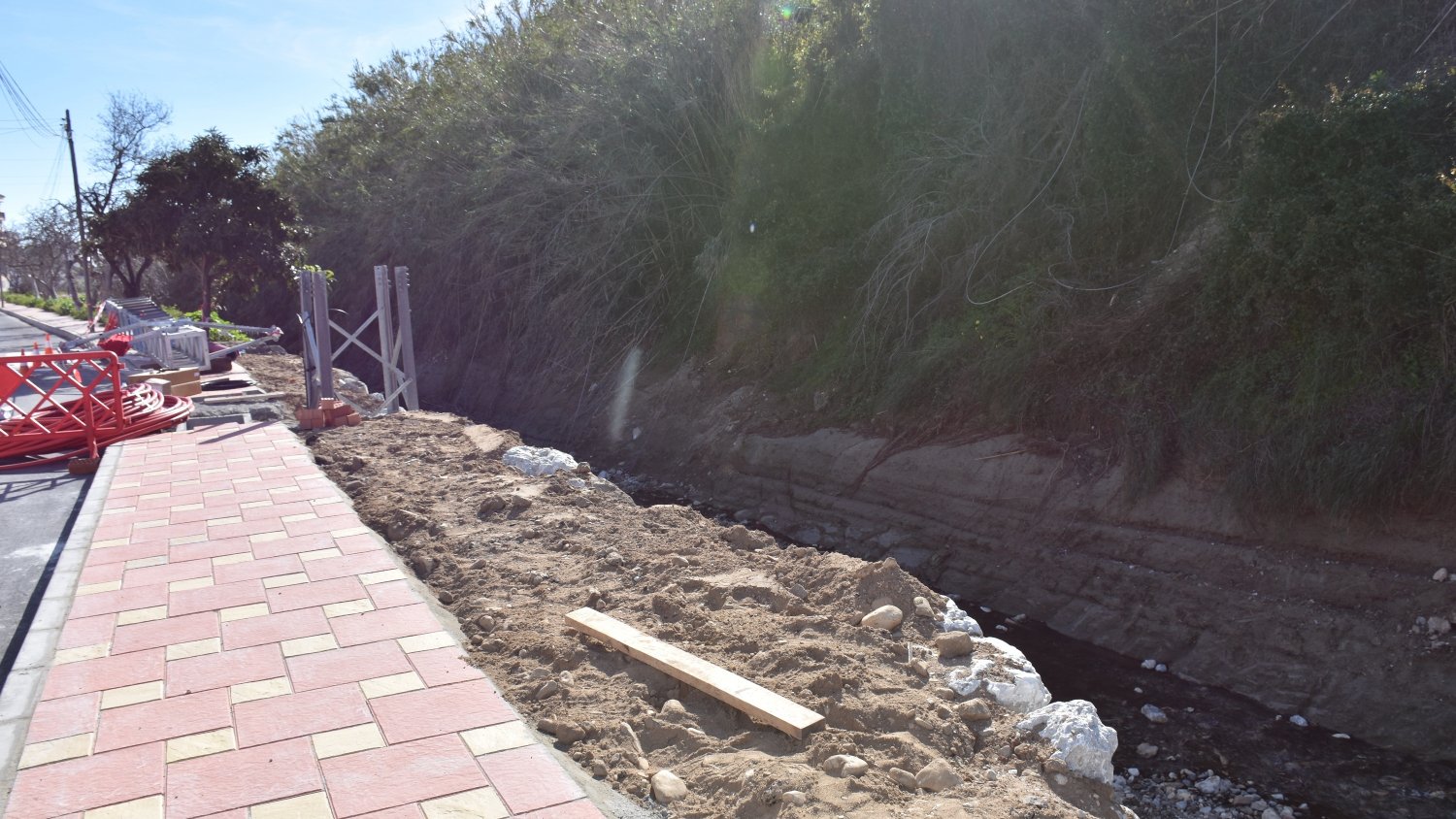 Fuengirola concluye las obras de mejora en el tramo de la calle Alcalá Galiano afectado por el último temporal