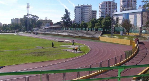 La Junta invierte 373.000 euros en un nuevo pavimento de atletismo para la Ciudad Deportiva de Carranque en Málaga