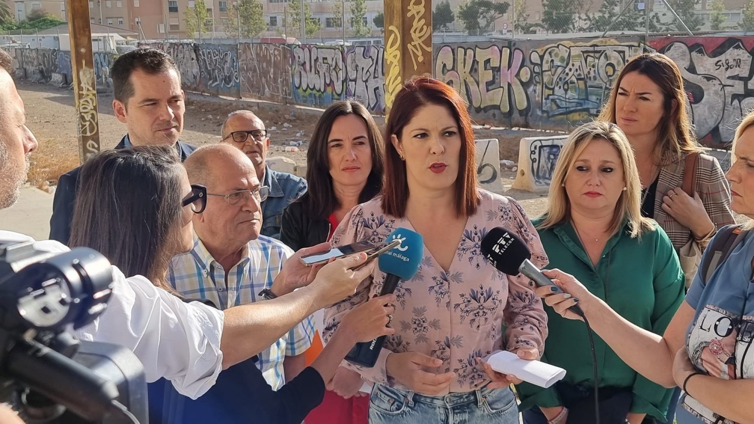 Cs exige a Adif que limpie la zona de seguridad de las vías en el barrio de La Princesa