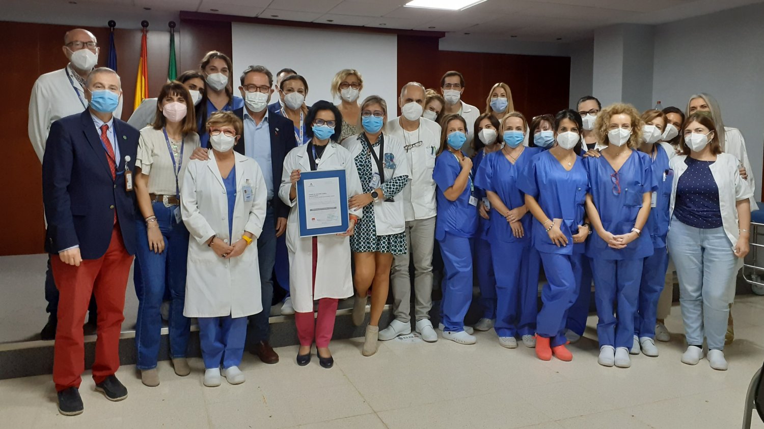 La unidad de Laboratorios del Área de Gestión Sanitaria Este de Málaga-Axarquía recibe la certificación de calidad