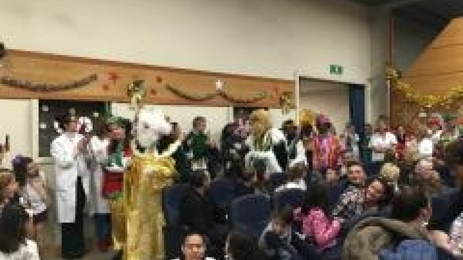 Los Reyes Magos reparten cerca de 300 regalos a los niños y niñas ingresados en el Hospital Materno Infantil de Málaga
