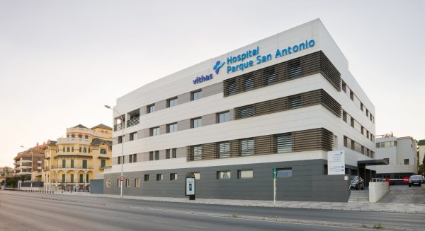 Vithas Hospital Parque San Antonio, primer centro privado de Andalucía en implantar más desfibriladores automáticos