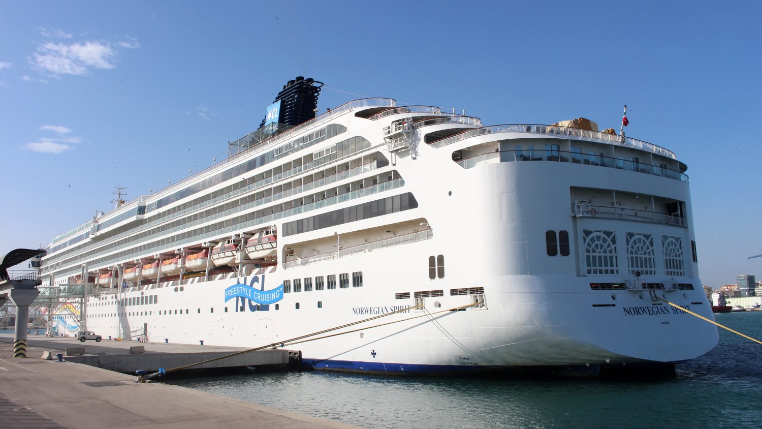 'Norwegian Spirit’, primer buque de crucero del año en el Puerto de Málaga