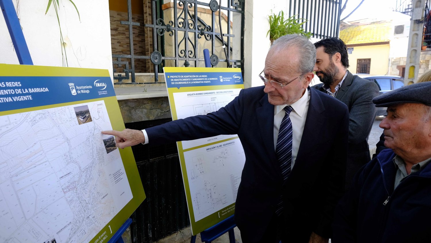 El Ayuntamiento de Málaga inicia el servicio de agua potable en el barrio de Colmenarejo
