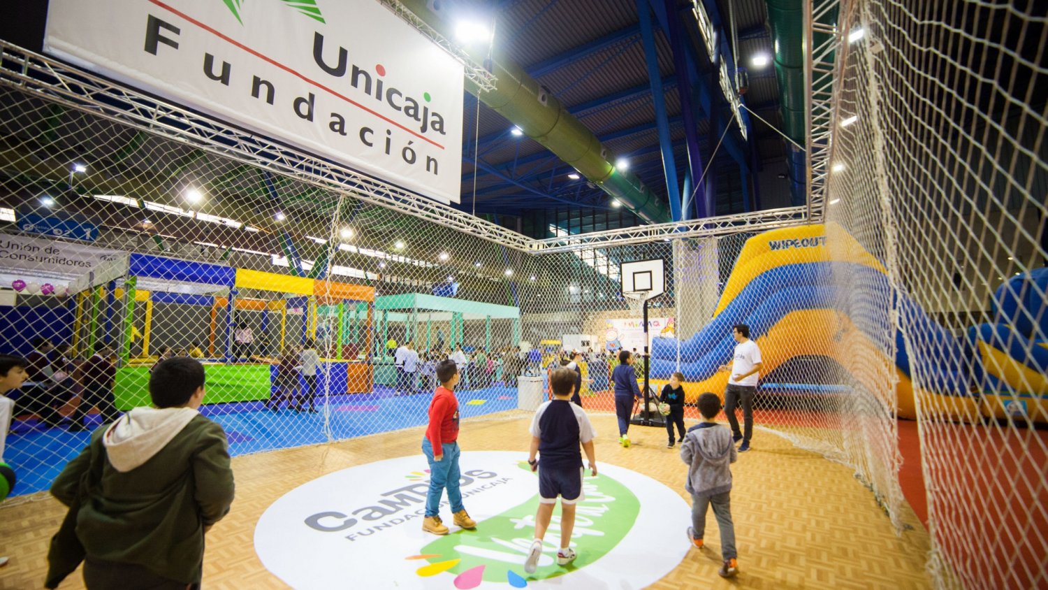 Unicaja patrocina la Muestra Infantil de Málaga (MIMA) y abre la inscripción para la próxima edición de sus Campus