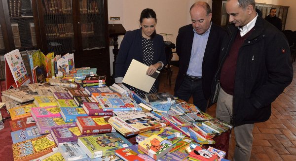 Antequera incorpora 150 nuevos libros a su colección de ejemplares de literatura infantil y juvenil