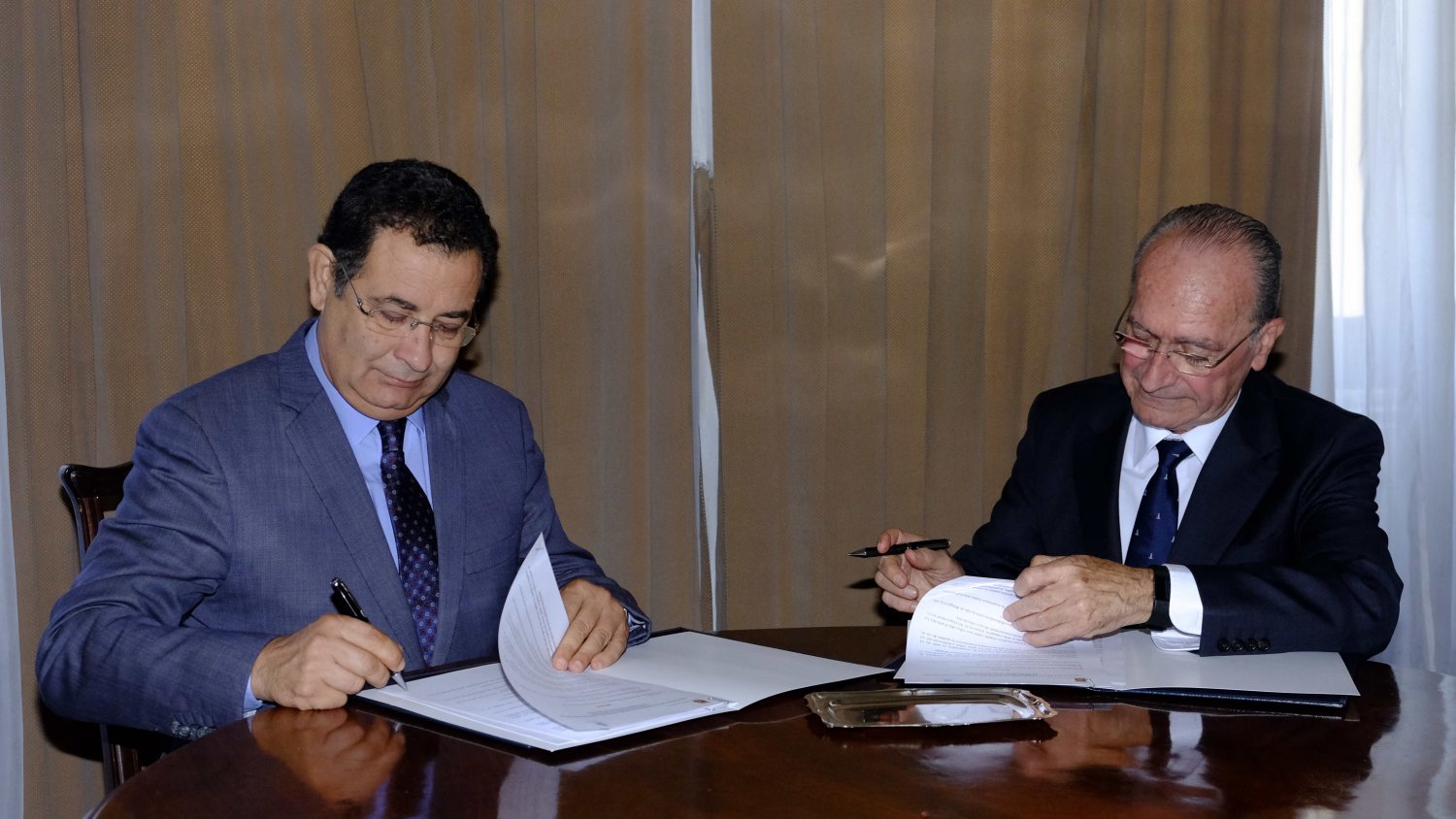 Málaga y Alhucemas firman un acuerdo para reforzar la cooperación y el desarrollo de las dos ciudades
