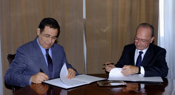 Málaga y Alhucemas firman un acuerdo para reforzar la cooperación y el desarrollo de las dos ciudades
