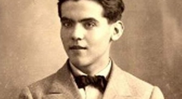 Nerja celebra la ‘Noche de Lorca’ con una función poética y teatral en homenaje al literato granadino