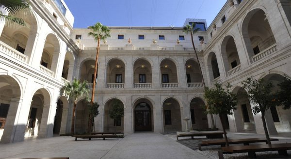El Museo de Málaga supera las 2.500 visitas en su día de apertura