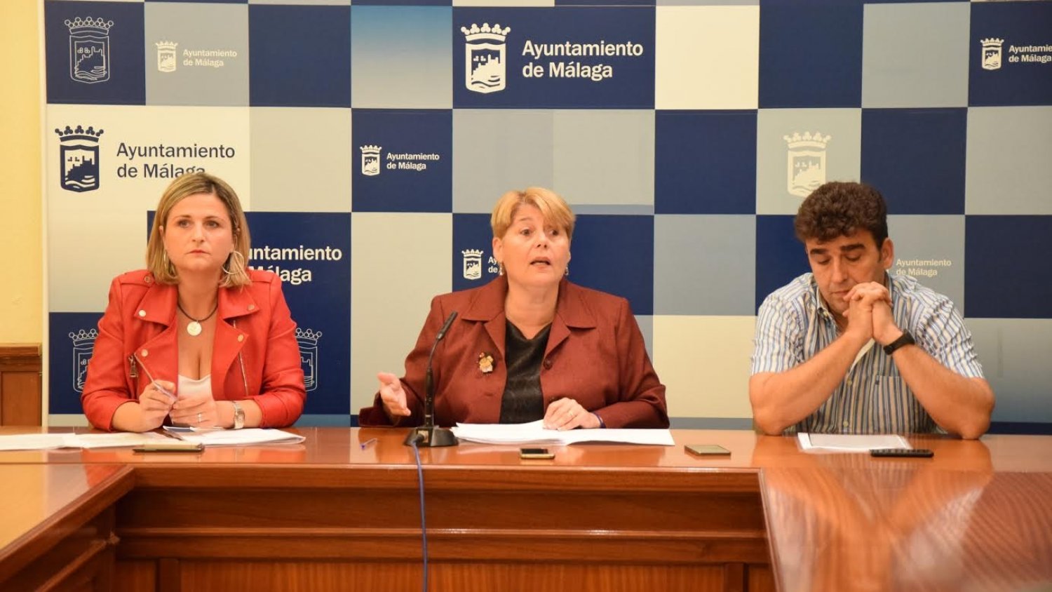El PSOE señala que tras la decisión de De la Torre está “la mano de Bendodo”