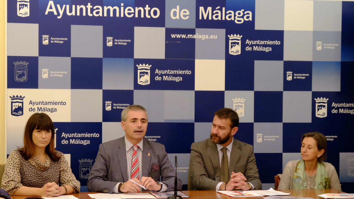 Casi 24.000 mayores de 65 años residen solos en su domicilio en Málaga