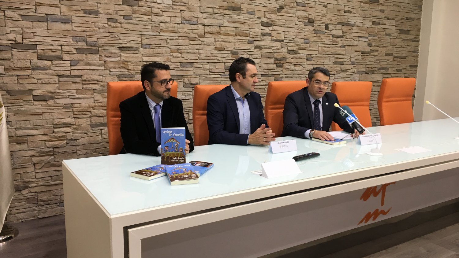 Las anécdotas de las comunidades de propietarios, recogidas en el libro 'Vecino de guardia'