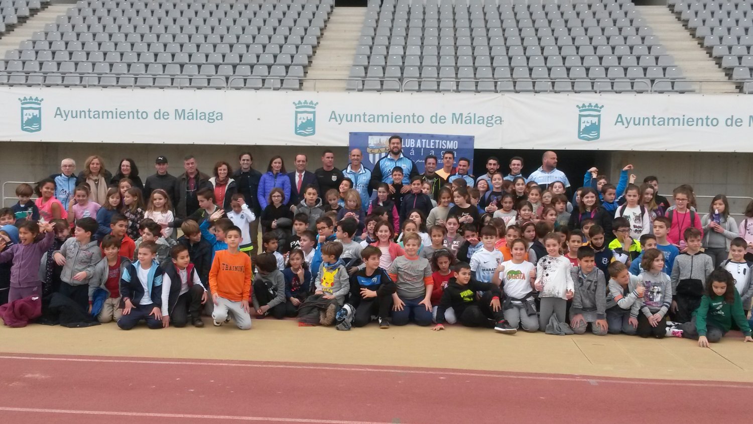 Más de 800 niños y niñas, tras la estela de grandes atletas malagueños