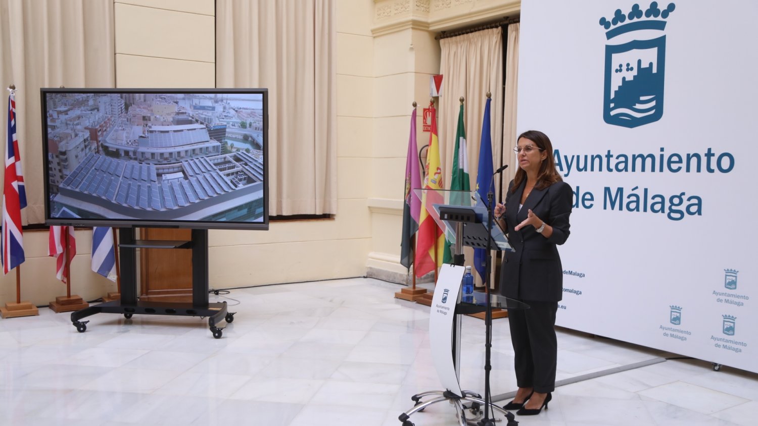 El Ayuntamiento cuenta con medio centenar de cubiertas fotovoltaicas y alcanzará las 70 en 2023